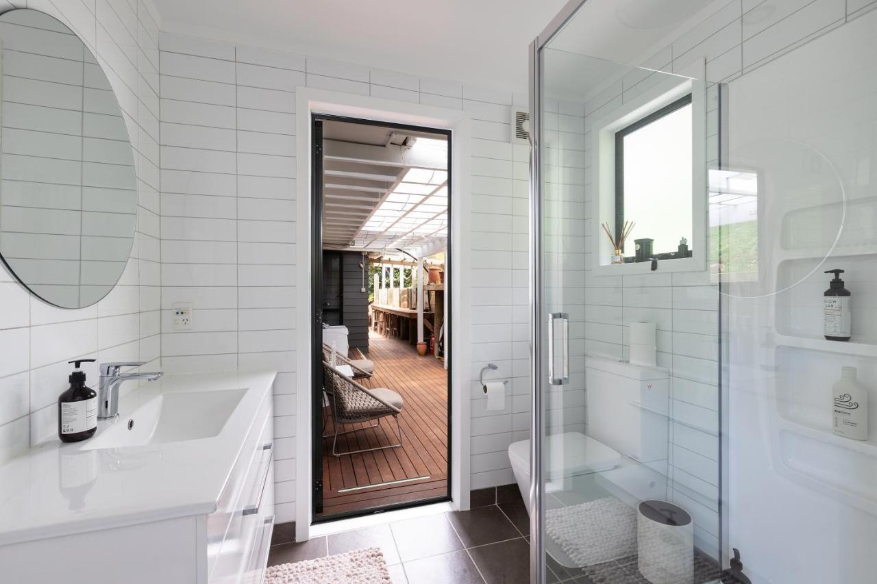 Kawau Lodge Boutique Resort Kawau Island Exterior photo